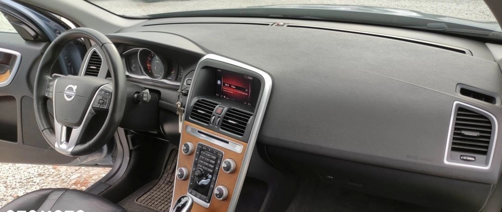 Volvo XC 60 cena 93900 przebieg: 138412, rok produkcji 2017 z Bobowa małe 781